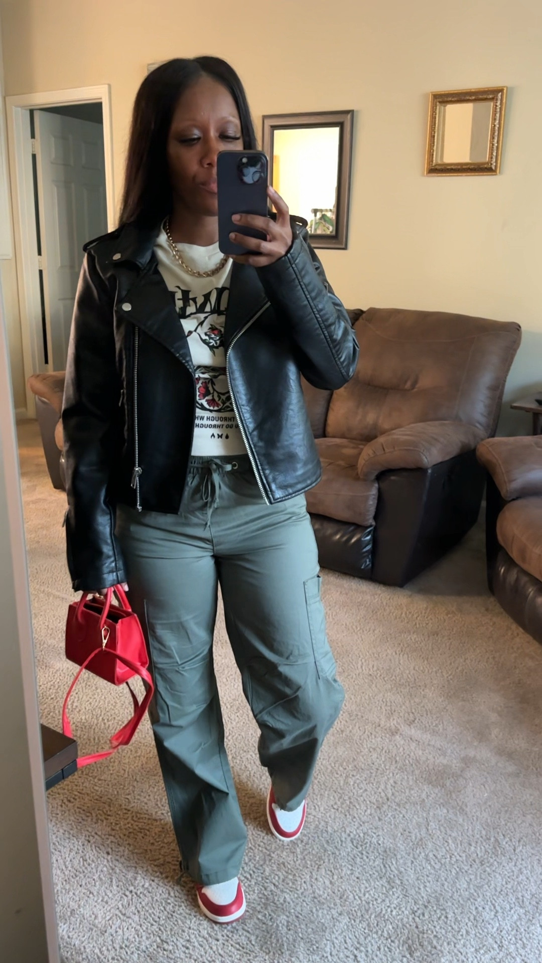 Cargo pants outfit idea!
Jacket: size S
Shirt: size M
Pants: size XS


#LTKstyletip #LTKfindsunder100 #LTKSeasonal