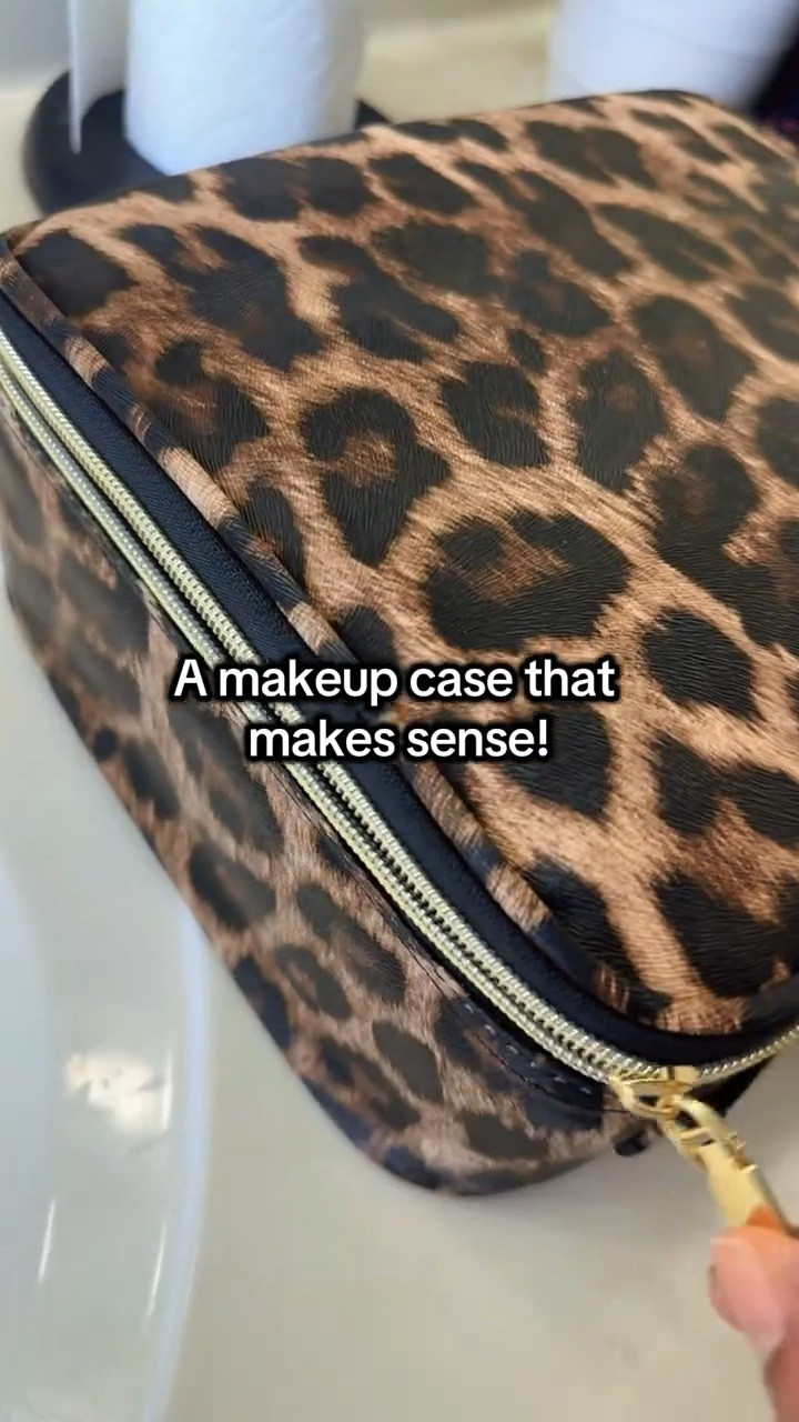 Good lighting changes everything.
This makeup case keeps my routine organized, charged, and flawless from every angle. Adjustable lighting mirror, pluggable charger, and a brush pouch that keeps everything in place—no mess, no stress.
This is your sign to upgrade your makeup routine.



#LTKdayinmylife #LTKgrwm #LTKTravel