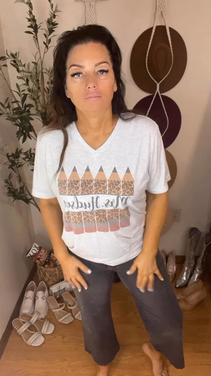 Another easy comfy #ootd! These @walmart jeans are amazing. 

#momstyle #grwm #over40fashion #jeans 

#LTKstyletip #LTKSpringSale #LTKmidsize