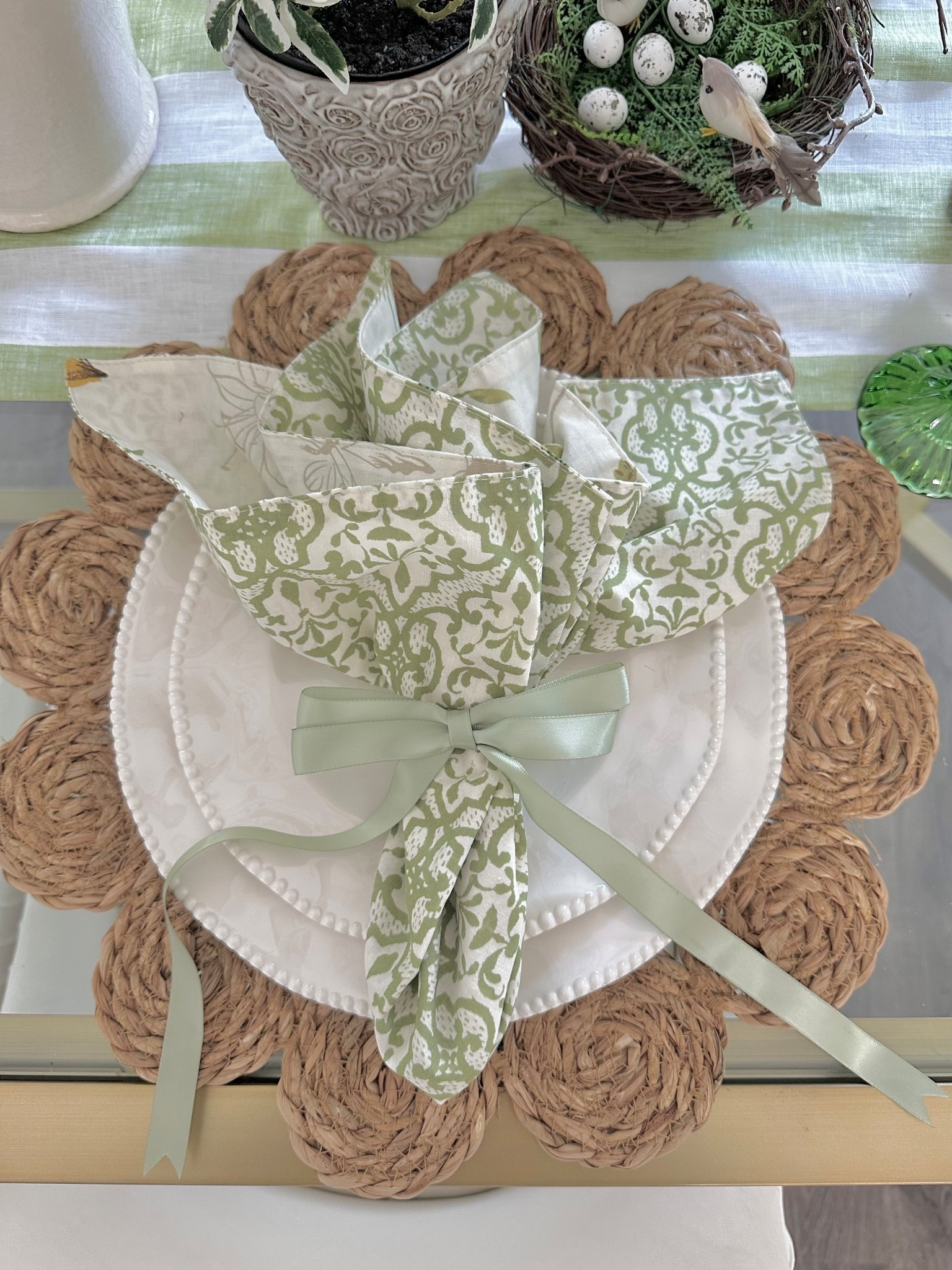 
Create a simple but oh so lovely Spring place setting!💚

#LTKHome #LTKSeasonal