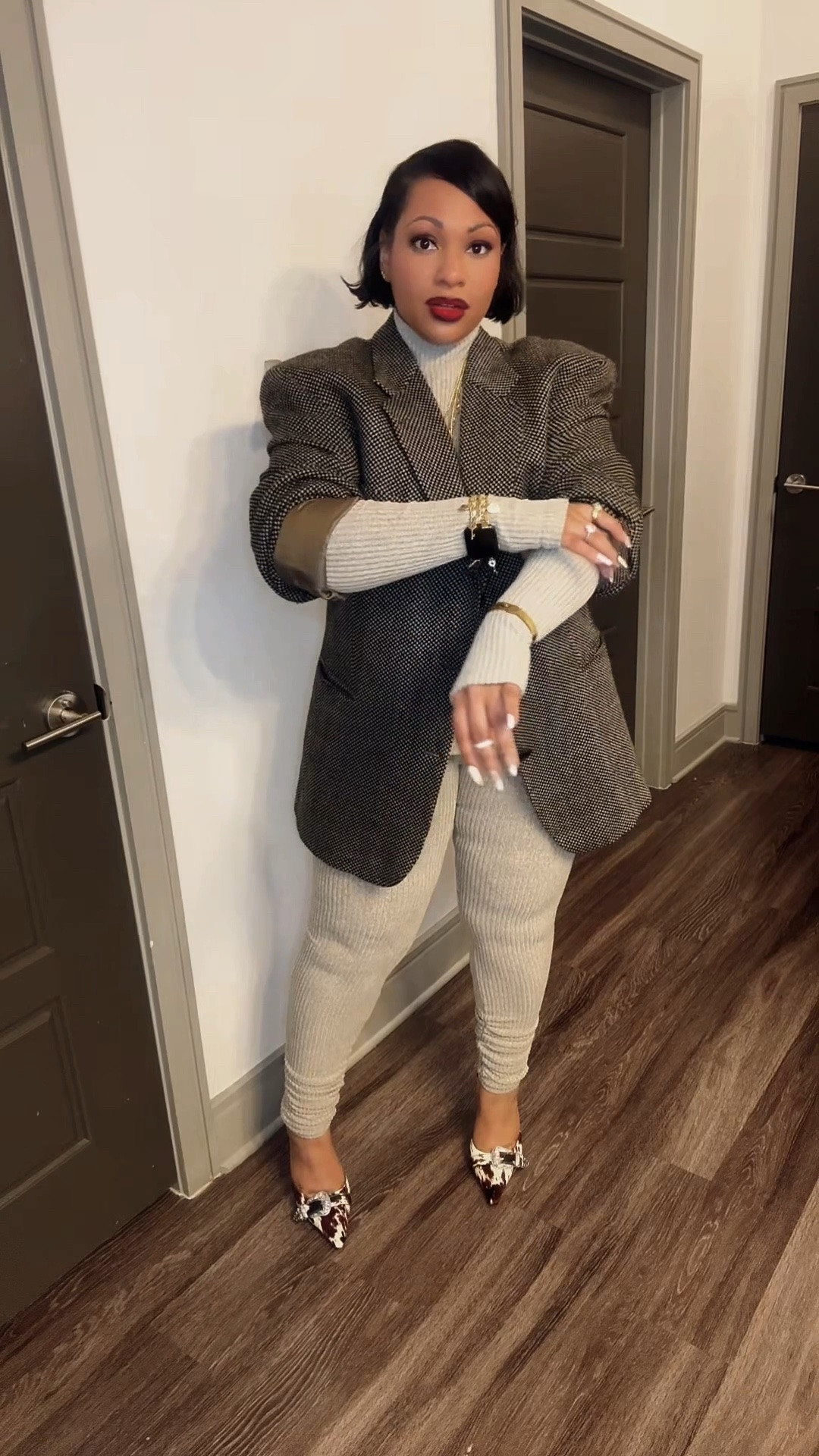 Blazer: Thrifted
Set: @SHEINUS 
Heels: @stevemadden 

Linked in my LTK ❤️

#oversizedblazer #timeless #redlipstick #transitionaloutfits #fyp 

#LTKFindsUnder100 #LTKootd #LTKMidsize