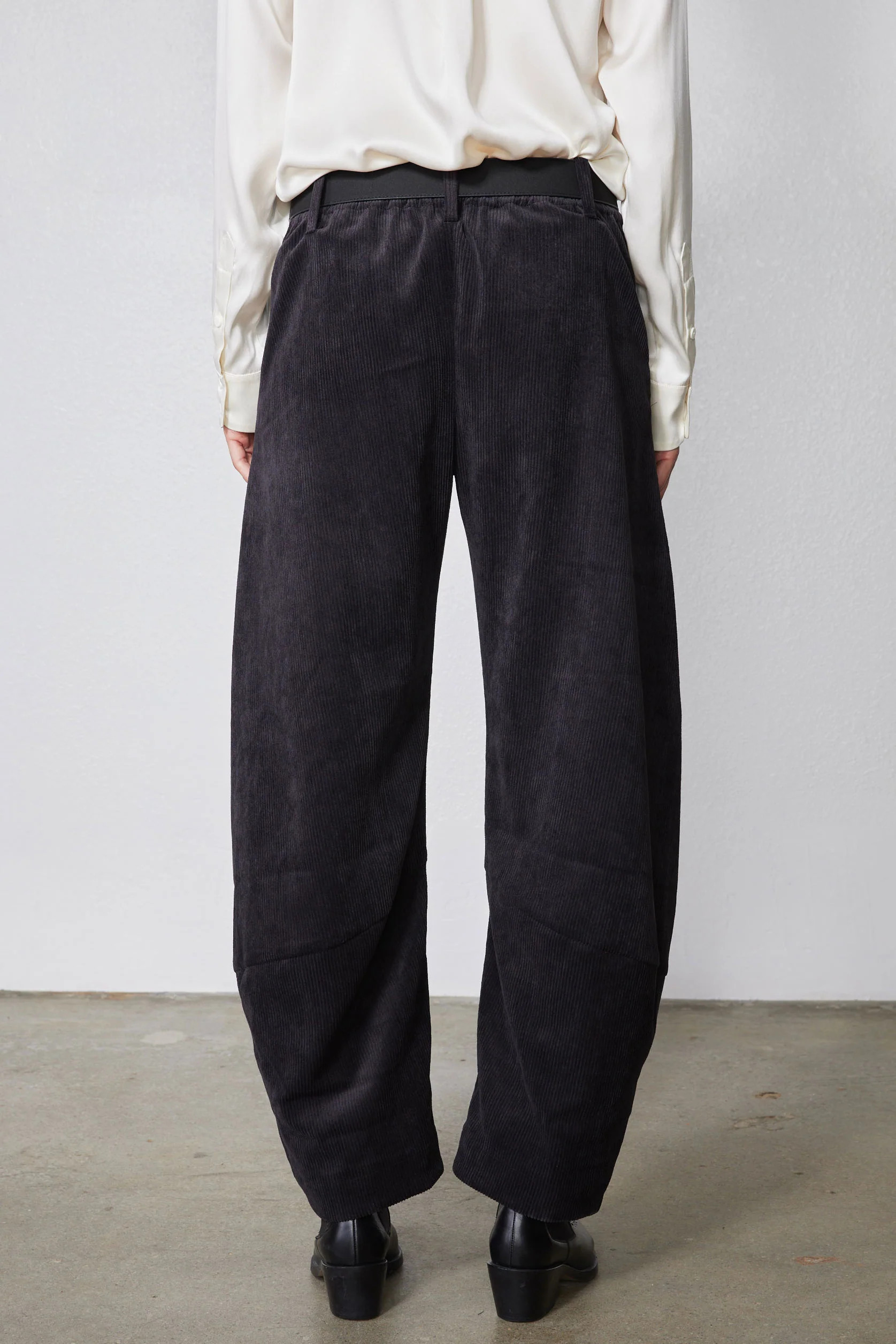 The Uptown Loose Barrel Corduroy Pants | Ruti