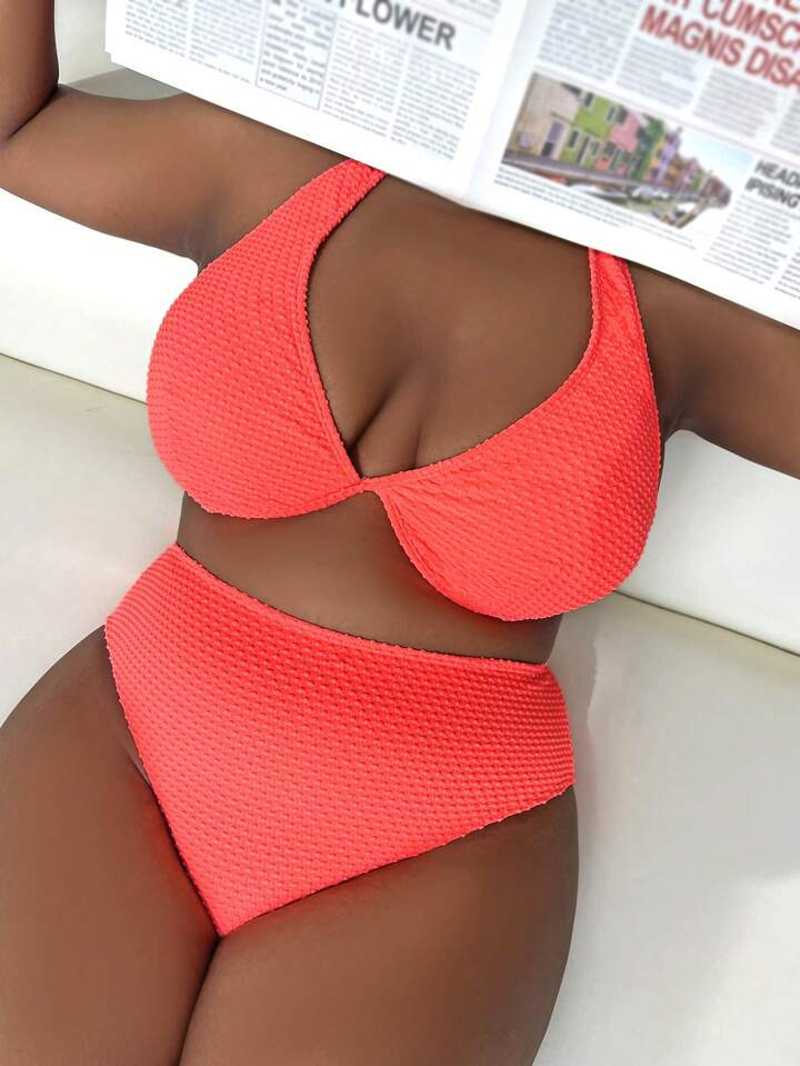 SHEIN Slayr Summer Beach Plus Solid Halter Bikini Swimsuit | SHEIN