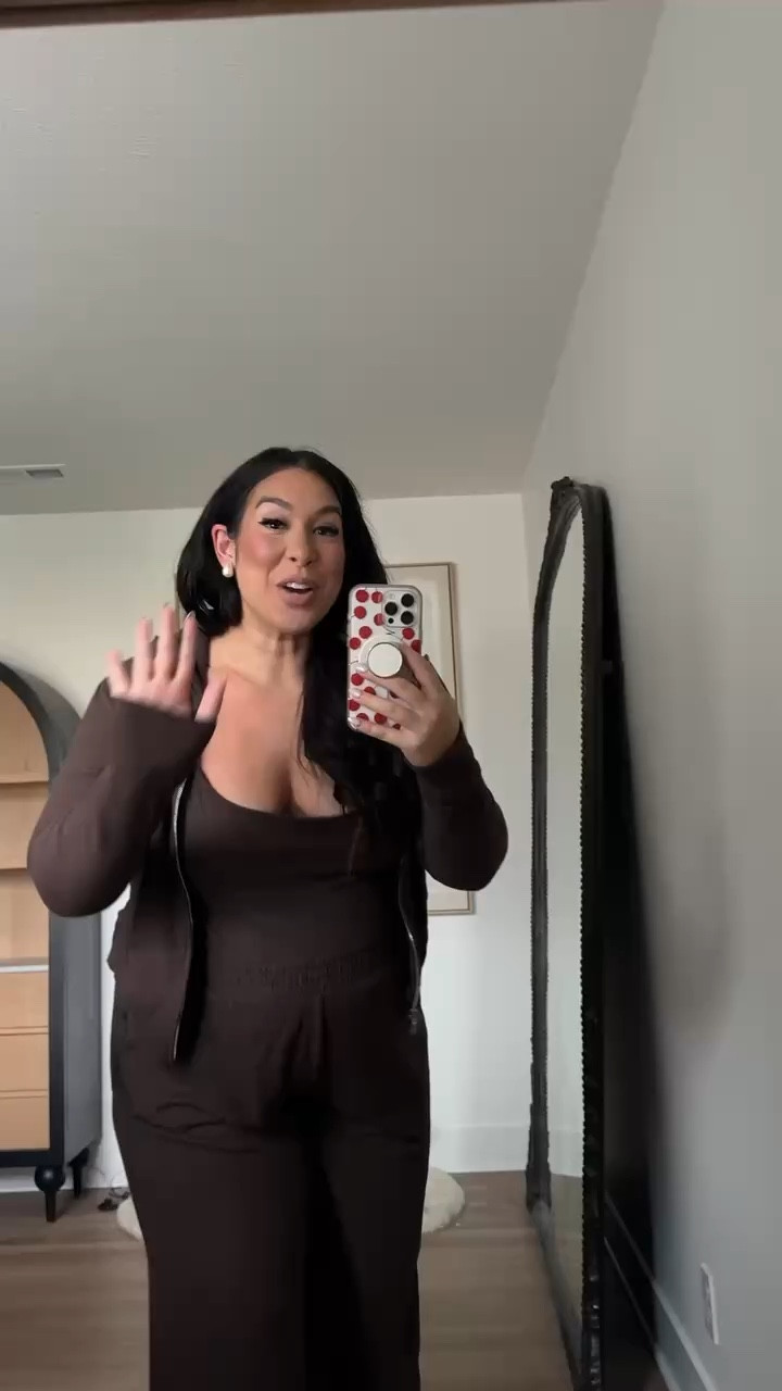 Wearing a size XL top and jacket, size XL long pants! Use code AFBONNIE for a discount at checkout!
- - - 
Abercrombie outfit, winter outfits, midsize outfit, midsize style, Abercrombie code, winter style, size 14, size 16

#LTKHoliday #LTKGiftGuide #LTKMidsize