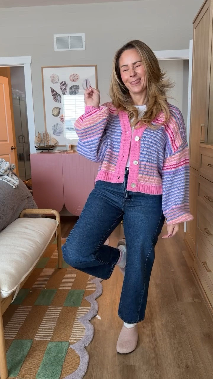 You need some serotonin in your life… and apparently mine comes in cardigan form 💗🌈

The colors. The chunky knit. The way it instantly makes a basic tee + denim feel intentional. This is the kind of layer you’ll reach for on repeat when winter is dragging but you’re mentally in spring.

It’s soft, slightly cropped, and the happiest thing in my closet right now.