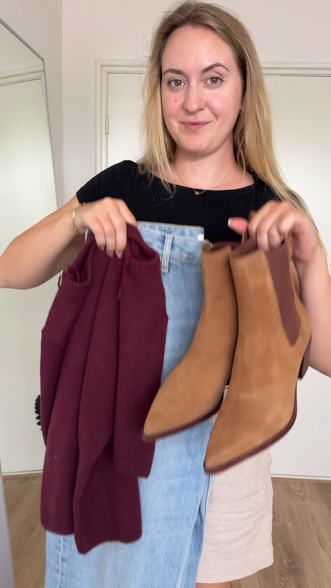 Cashmere top and barrel jeans 

#LTKwinter #LTKeurope #LTKautumn