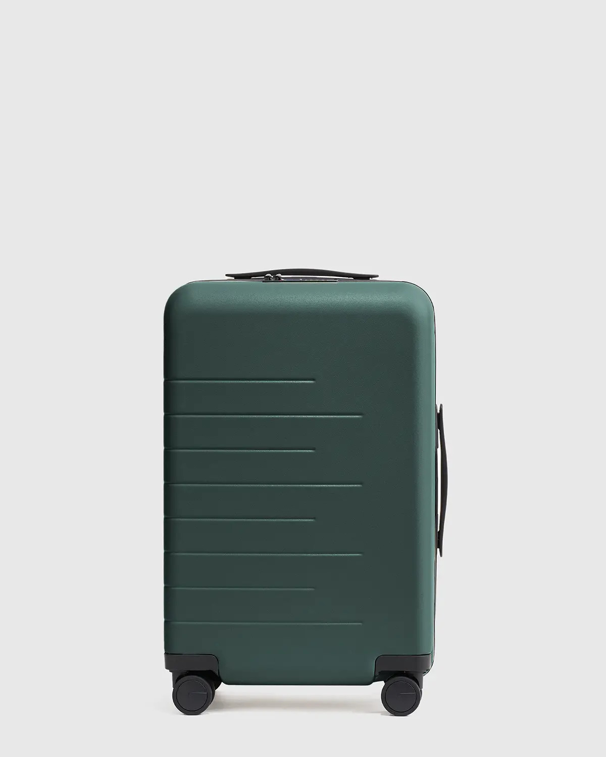 Carry-On Hard Shell Suitcase - 20" | Quince