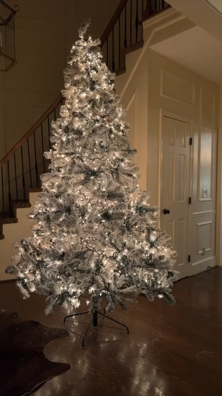 Best flocked tree, some wine and some gorgeous lights 👏🏼❤️❤️

#LTKSeasonal #LTKHome #LTKHoliday