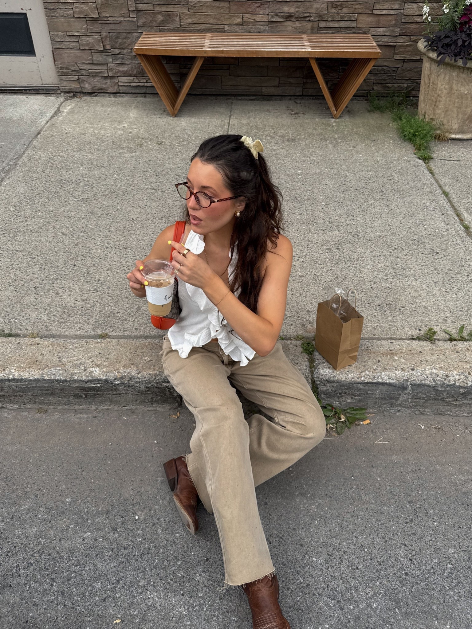 Fall transition outfit!! Size 25 in pants, small top! 

Fall outfit, barrel jeans, neutral style, everyday outfits, coach bag 

#LTKSeasonal #LTKStyleTip #LTKFindsUnder100