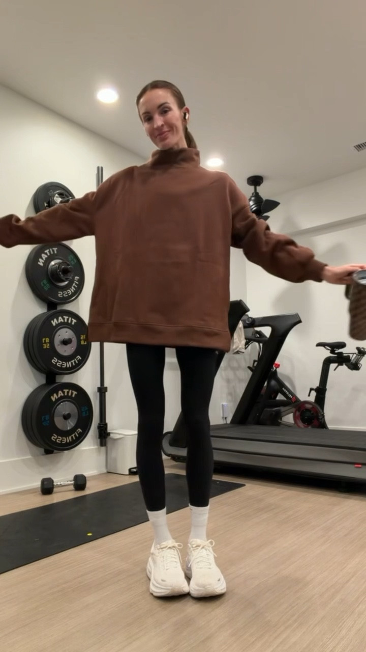 been obsessed with this amazon sweatshirt + these leggings!! 🤎