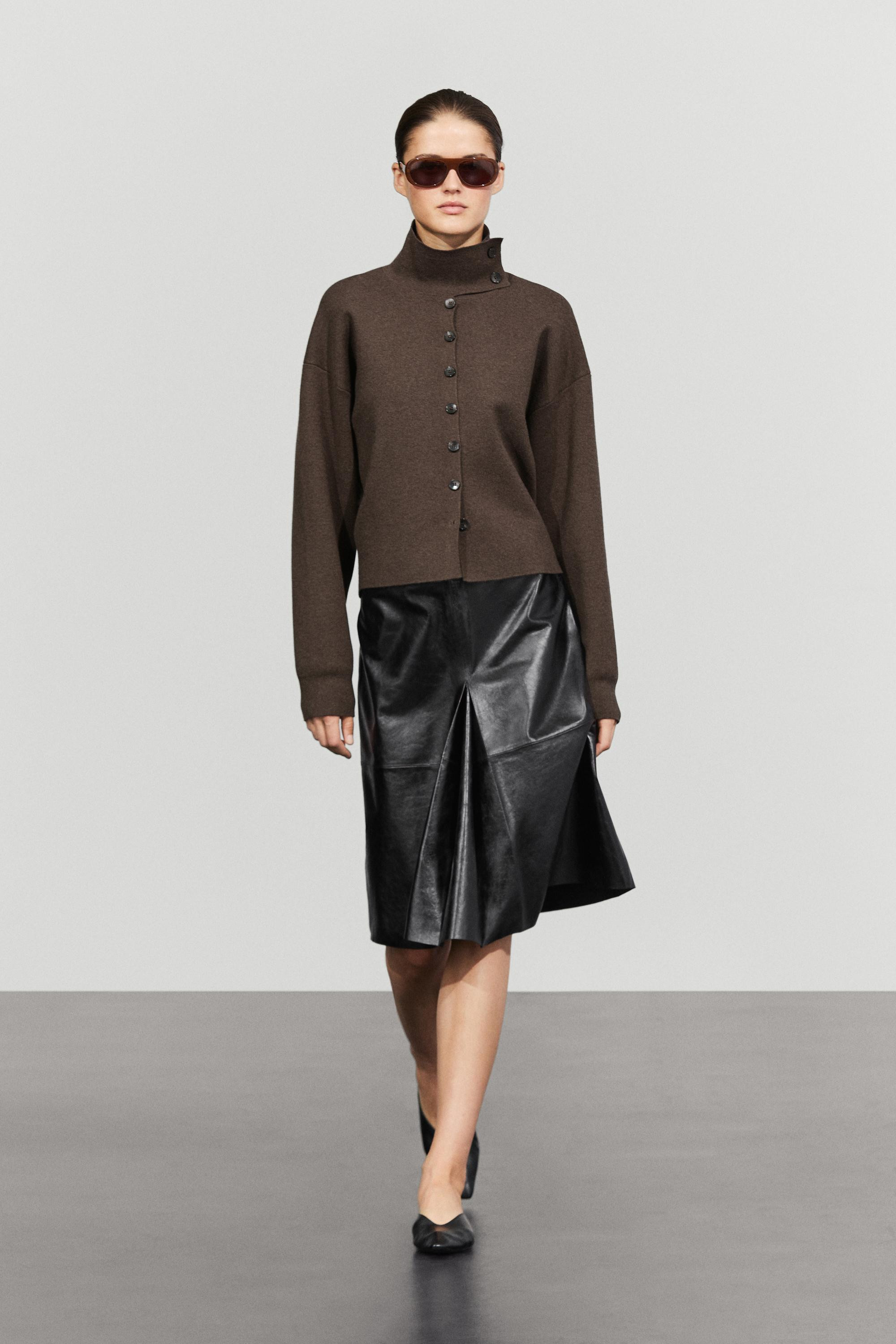 Short nappa leather skirt | Massimo Dutti UK