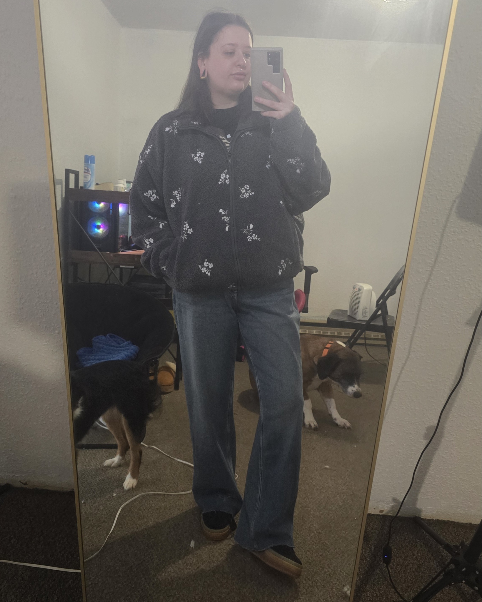 Love this Hollister embroidered Sherpa fleece jacket, paired with Hollister baggy low rise jeans and platform adidas gazelles! 
#embroidered #Hollister #adidas #trendyjeans #trendysneakers #casualfashion #trendyfashion


#LTKSeasonal #LTKU #LTKStyleTip