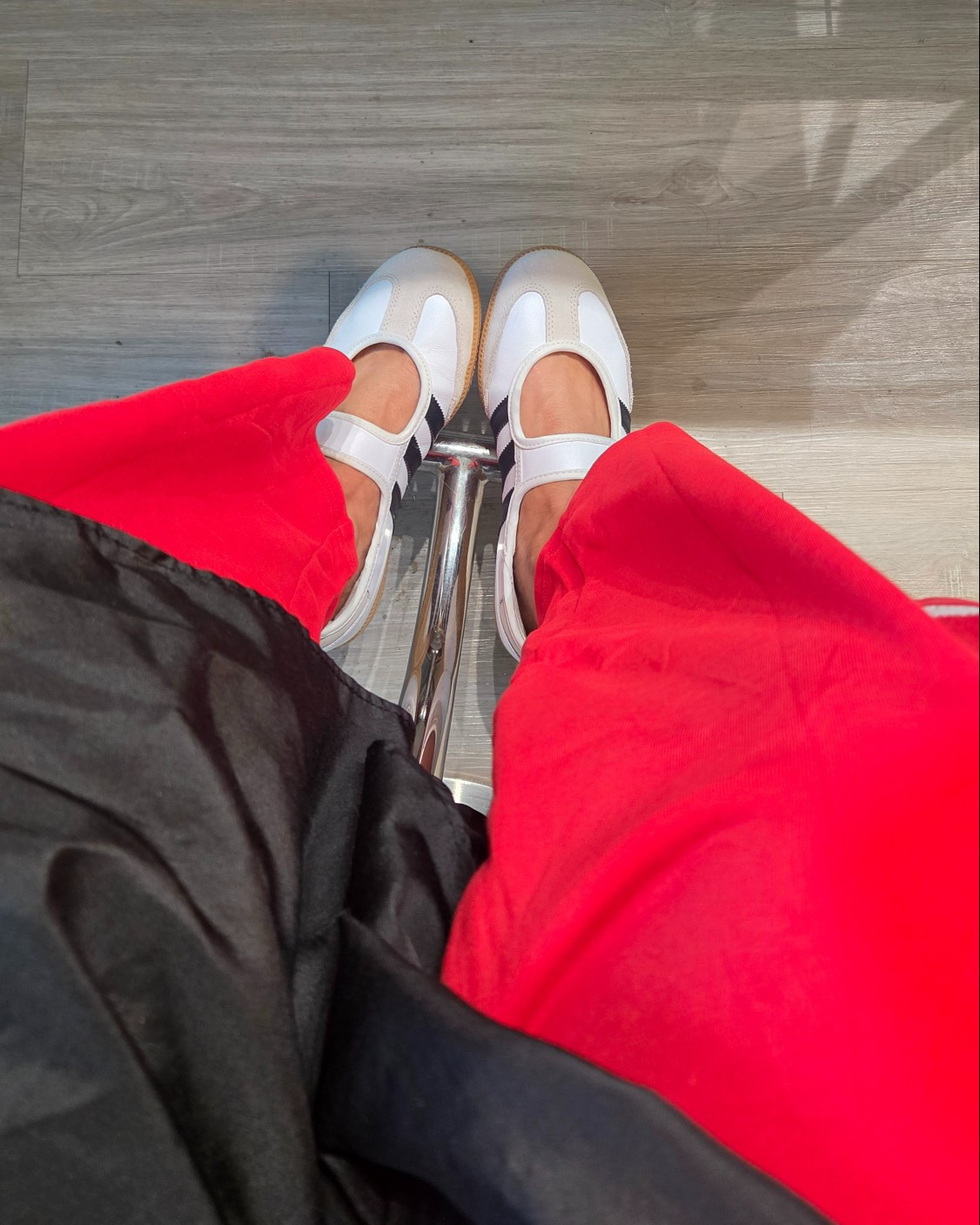 Hair day and a cozy fit. These sweatpants have the cutest split hem bottom and bow detail on the hip. 

#LTKOver40 #LTKootd #LTKdayinmylife