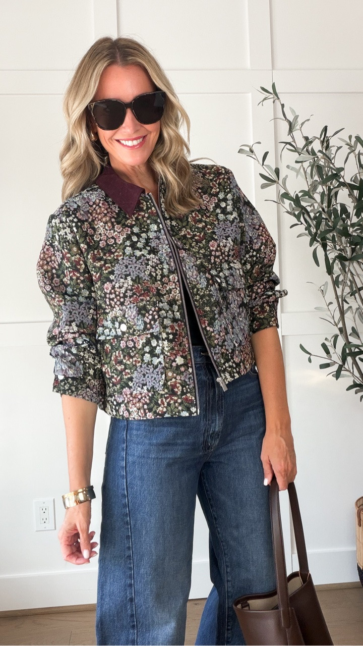 Jacket size small but it does run generous. This will definitely get you a lot of compliments. ￼