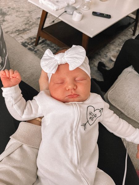 I found bows that actually fit newborn heads! They are so stretchy so she’ll be able to wear them for a long time, and they don’t leave any marks on her head when I take them off

Baby bow infant headband newborn accessories 

#LTKunder50 #LTKbaby #LTKkids