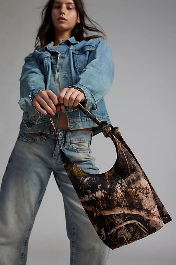 BAGGU Small Nylon Sling Bag | Urban Outfitters (US and RoW)