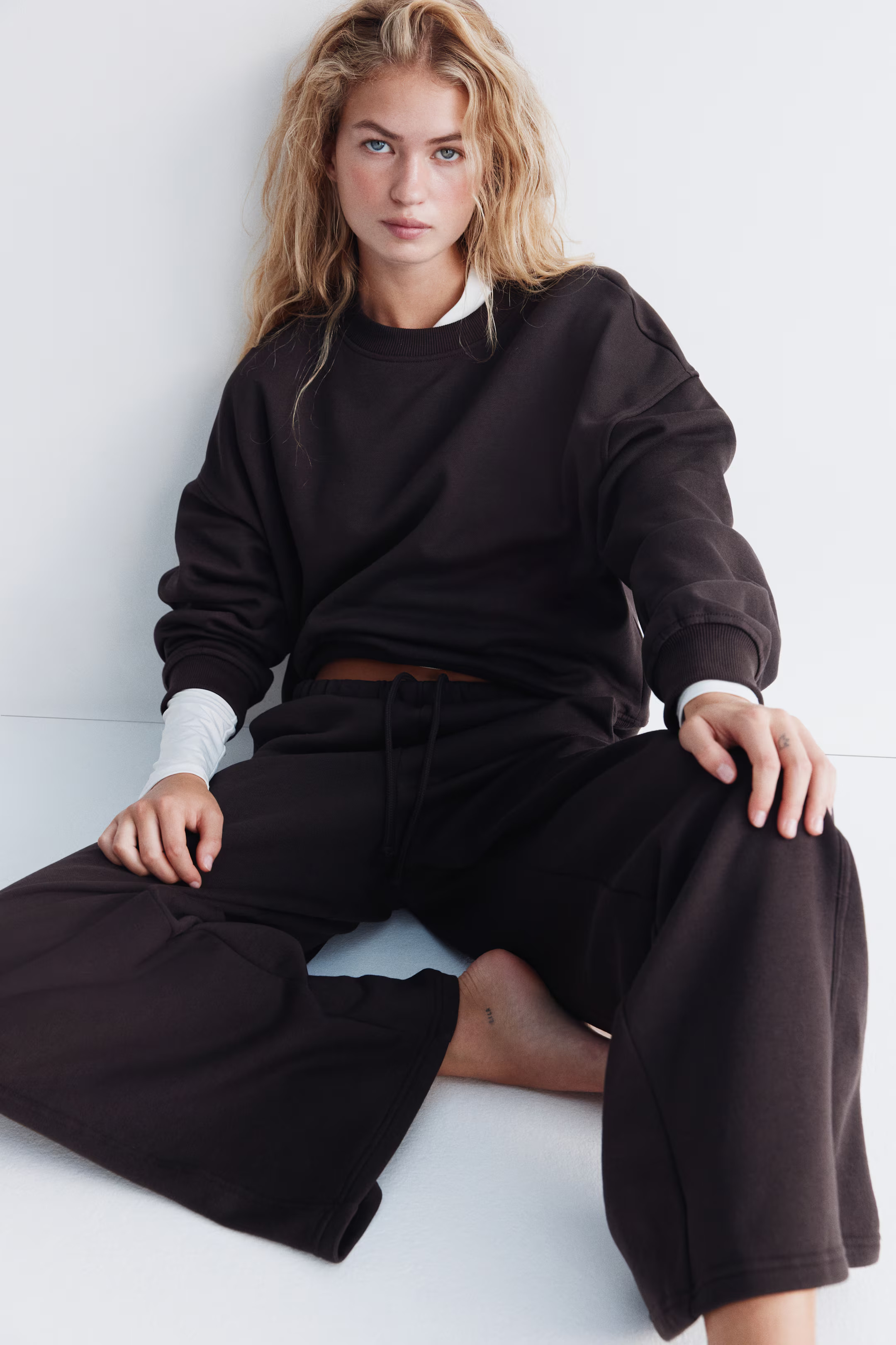 2-Piece Sweatshirt and Joggers Set | H&M (US + CA)
