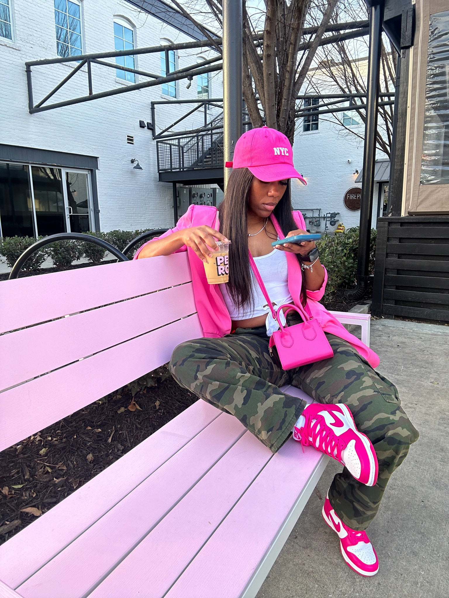 Camo cargo pants outfit with a pop of color!

I styled these Camo cargo pants with a pink blazer, white tank top, pink hat, pink purse, and pink and white sneakers for a chic look!


#LTKBacktoSchool #LTKStyleTip #LTKFindsUnder100