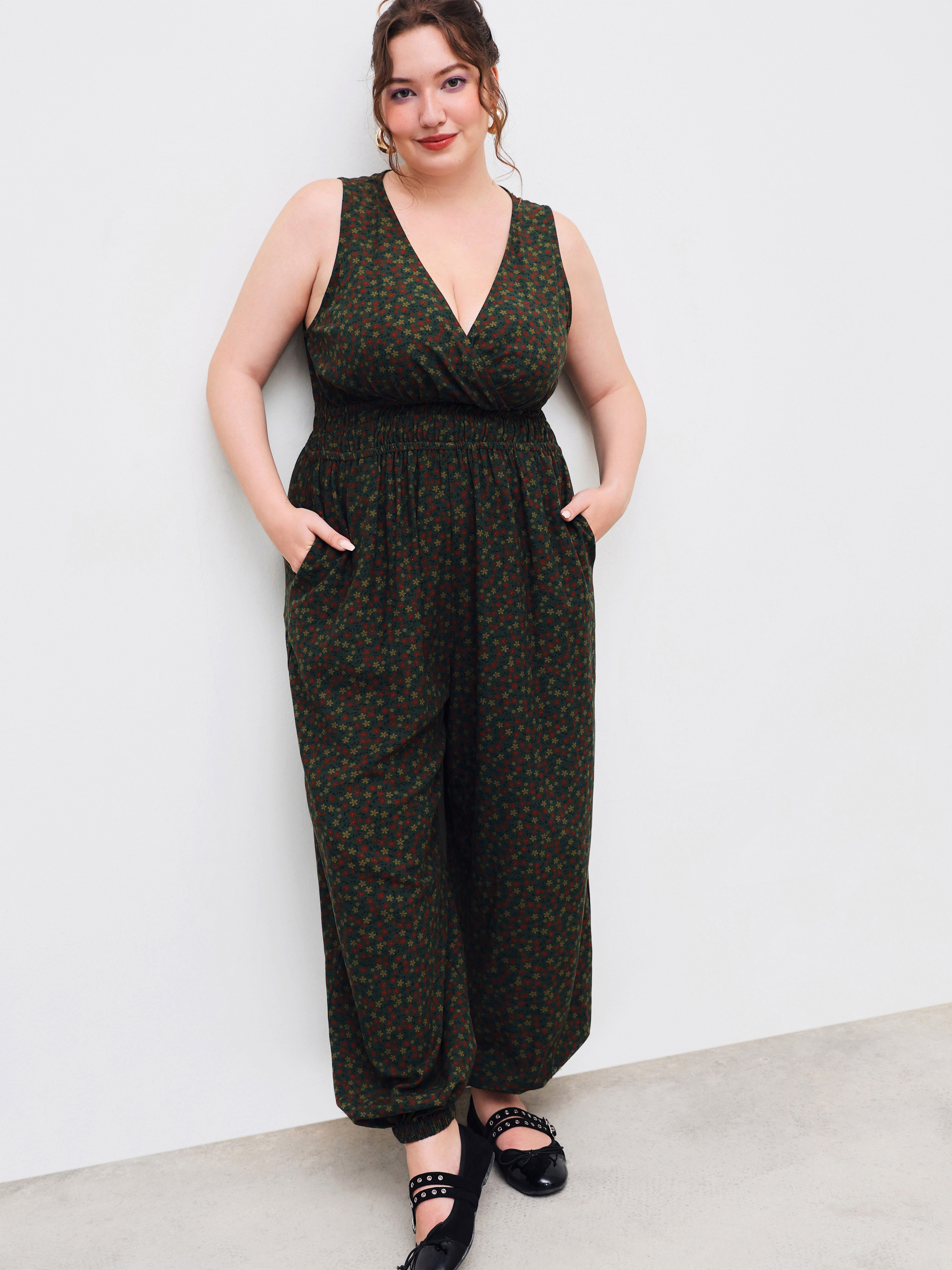 Woven Woven V-neck Ditsy Floral Pocket Jogger Jumpsuit Curve & Plus For Picnic Vacation | Cider
