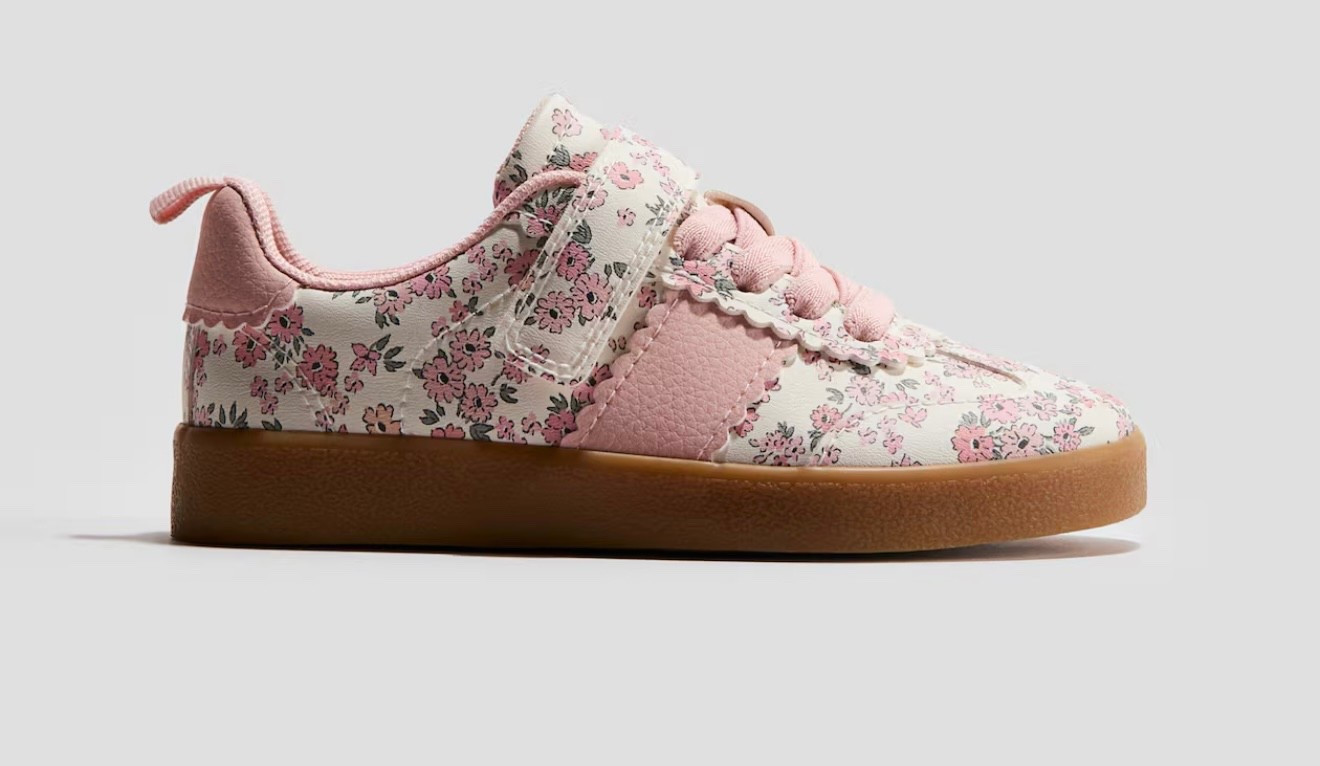 Girls sneakers. Floral sneakers. Flower sneakers. H&M kids. H&M. New sneakers. School sneakers

#LTKKids #LTKdayinmylife