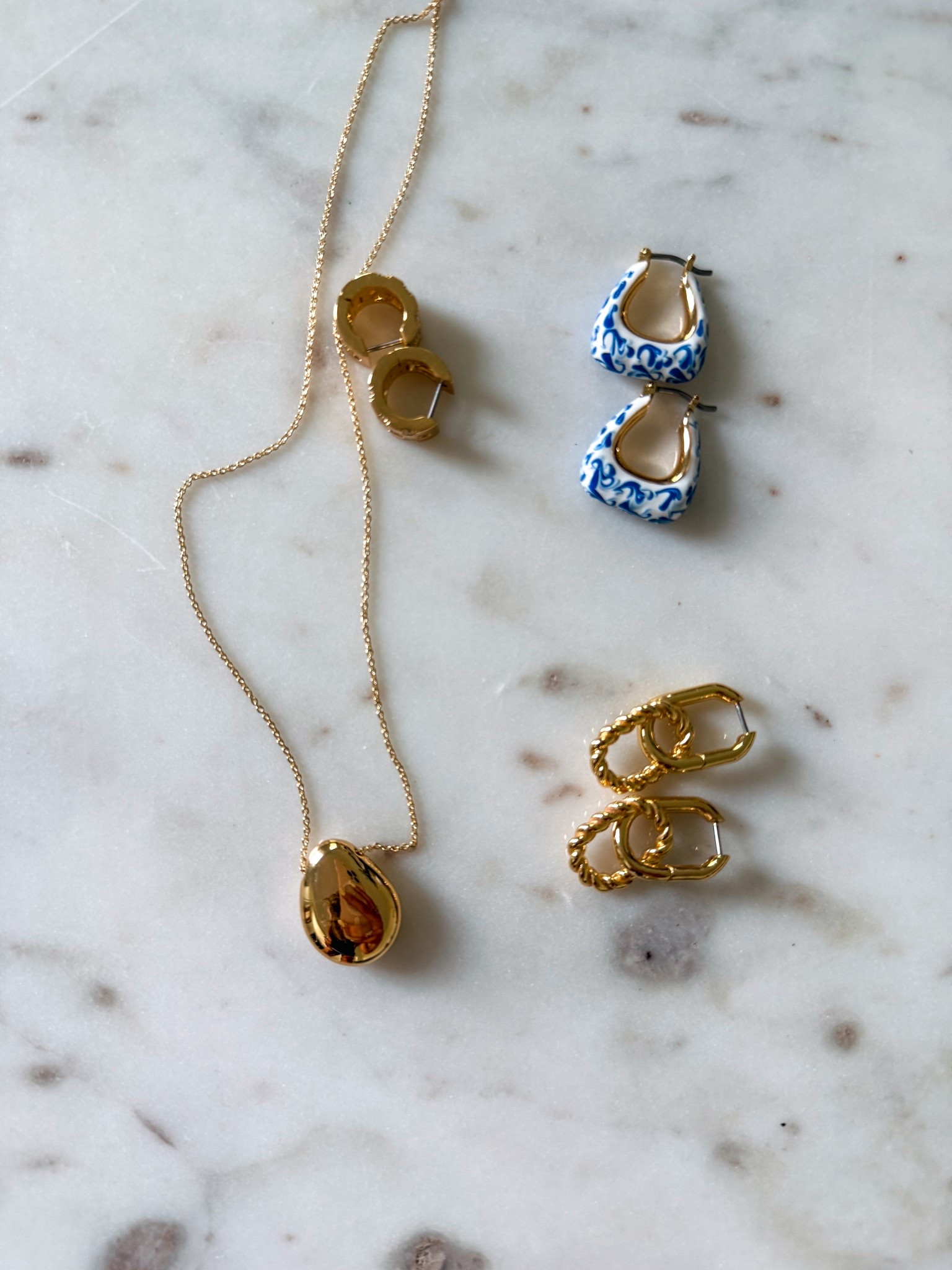 I just got in these new jewelry pieces from @analuisa and I think they would make the perfect Mother’s Day gifts! These are high quality pieces that don’t tarnish and are great for everyday wear! #analuisany #AnaLuisaAmbassador #BestDeal 

#LTKMothersDay #LTKgrwm #LTKootd