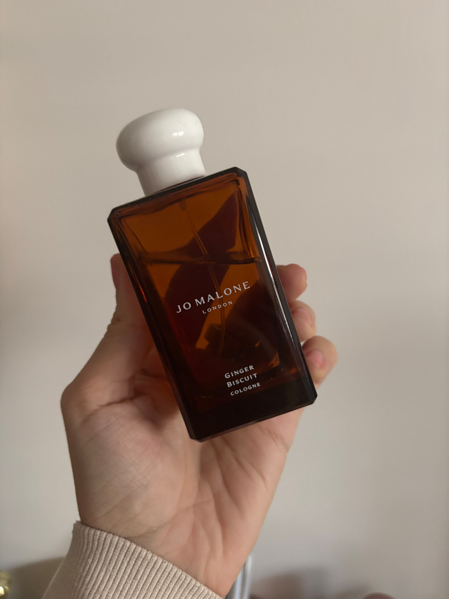 the most delightful, delectable winter perfume. warm, spicy notes of ginger, roasted hazelnut and tonka bean make you feel like you’re in a hallmark christmas movie

#LTKBeauty #LTKHoliday