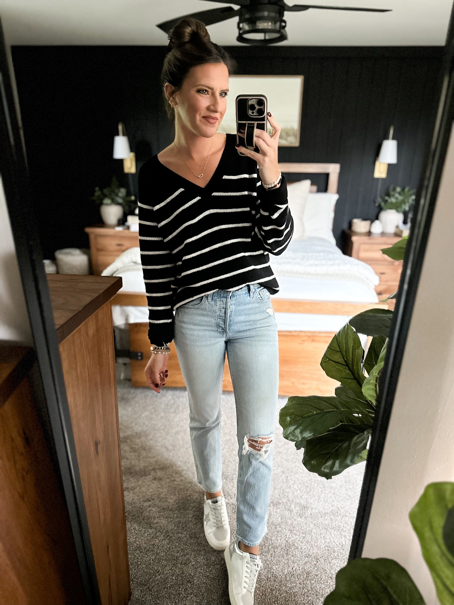 Todays outfit 

Sweater - medium tall
Jeans - 26 long


#LTKfindsunder100 #LTKfindsunder50 #LTKstyletip