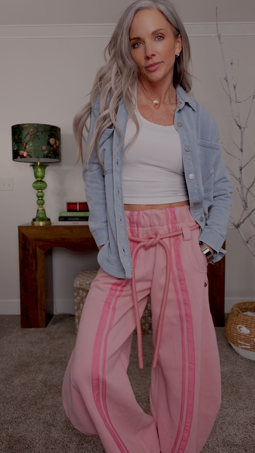 These pink sweatpants are from Aelfric Eden and I’m genuinely obsessed. The quality is so good, they’re soft but structured, and the barrel shape gives them that cool, relaxed fit that actually feels styled, not sloppy. Easy to wear, easy to love, and one of those pieces you’ll keep reaching for. I’ve linked these sweatpants and everything I’m wearing with them in my LTK so you can shop the full look.
Use AELFVIP2026 for 20% off! 
#aelfriceden #ltkfinds


#LTKootd