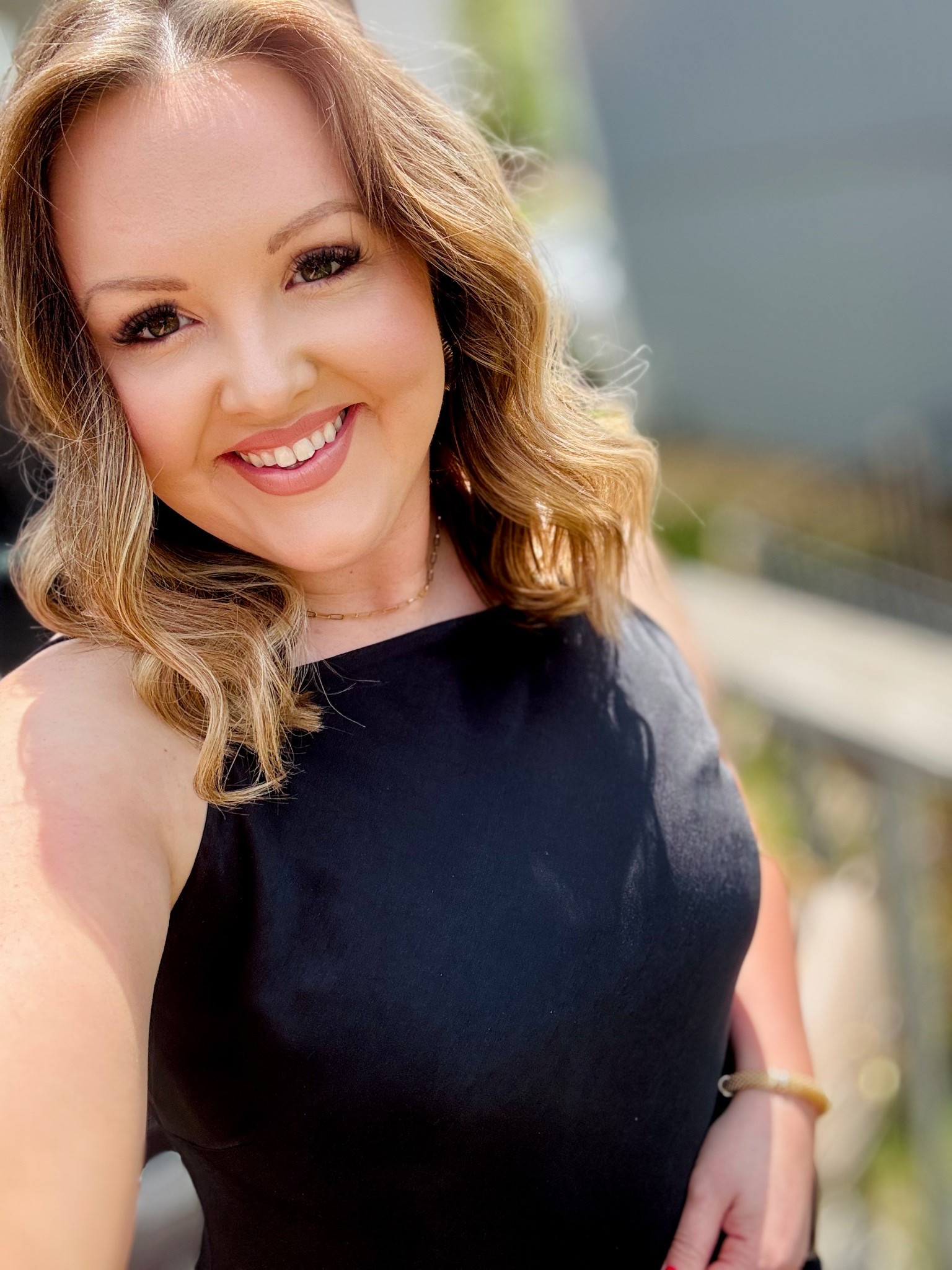 good lighting + a makeup routine that never disappoints! all products used linked below ⬇️ 

#LTKBeauty #LTKMidsize #LTKWedding