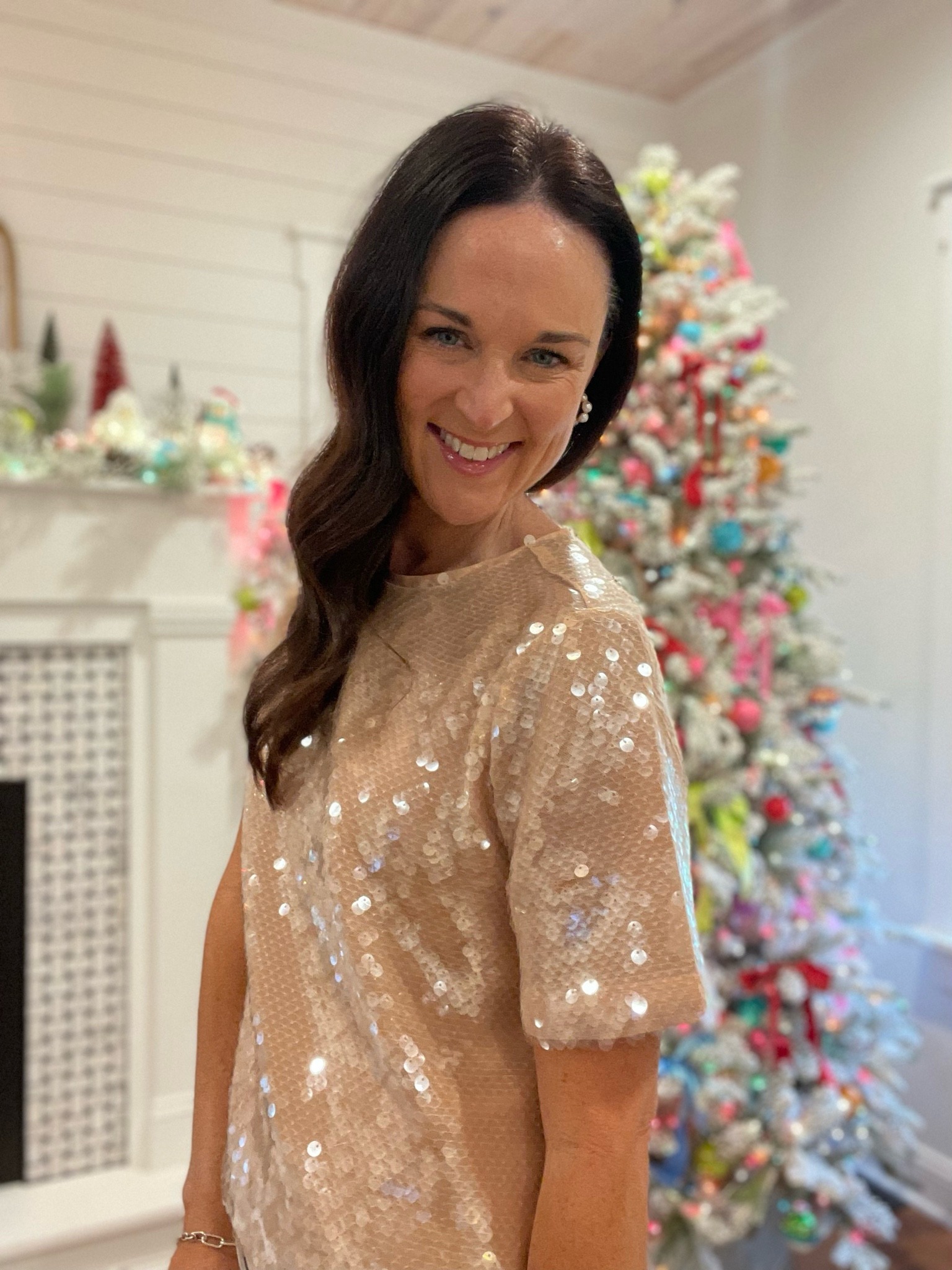 A little sparkle for the HOLIDAYS ✨

#LTKHoliday #LTKStyleTip #LTKSeasonal