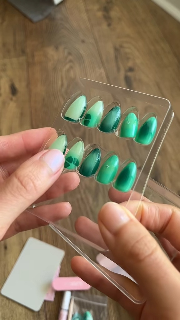 This green 😍😍 #glamnetic #nails #pressons #pressonnails #manicure 

Glamnetic press on nails, press ons 

#LTKGiftGuide #LTKStyleTip #LTKBeauty