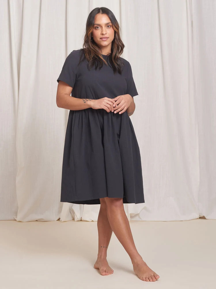 Nico Dress 2.0 Crinkle Cotton Black | Tradlands