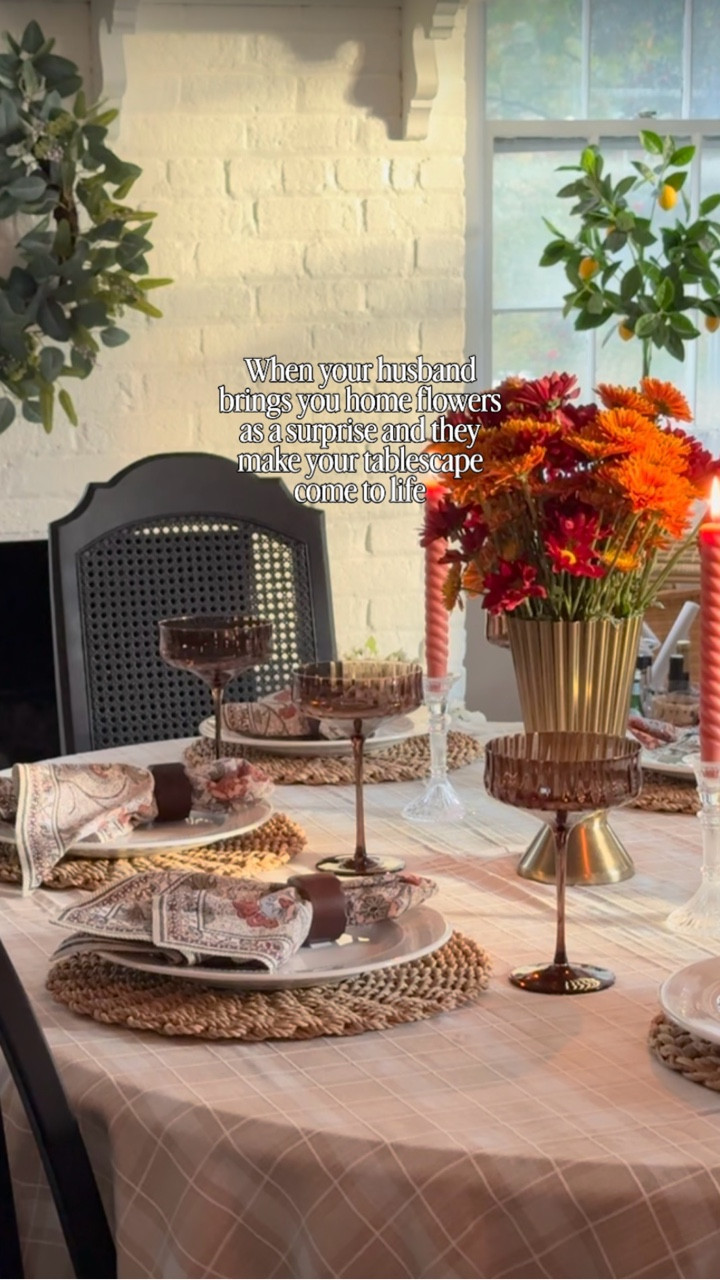 When your hubby knows your love language is random flowers and pretty tablescapes 😍

I’m officially ready to host Friendsgiving now! Comment “flowers” for the link to everything I used to pull this table together 🤎

Love you, mean it 🫶🏼