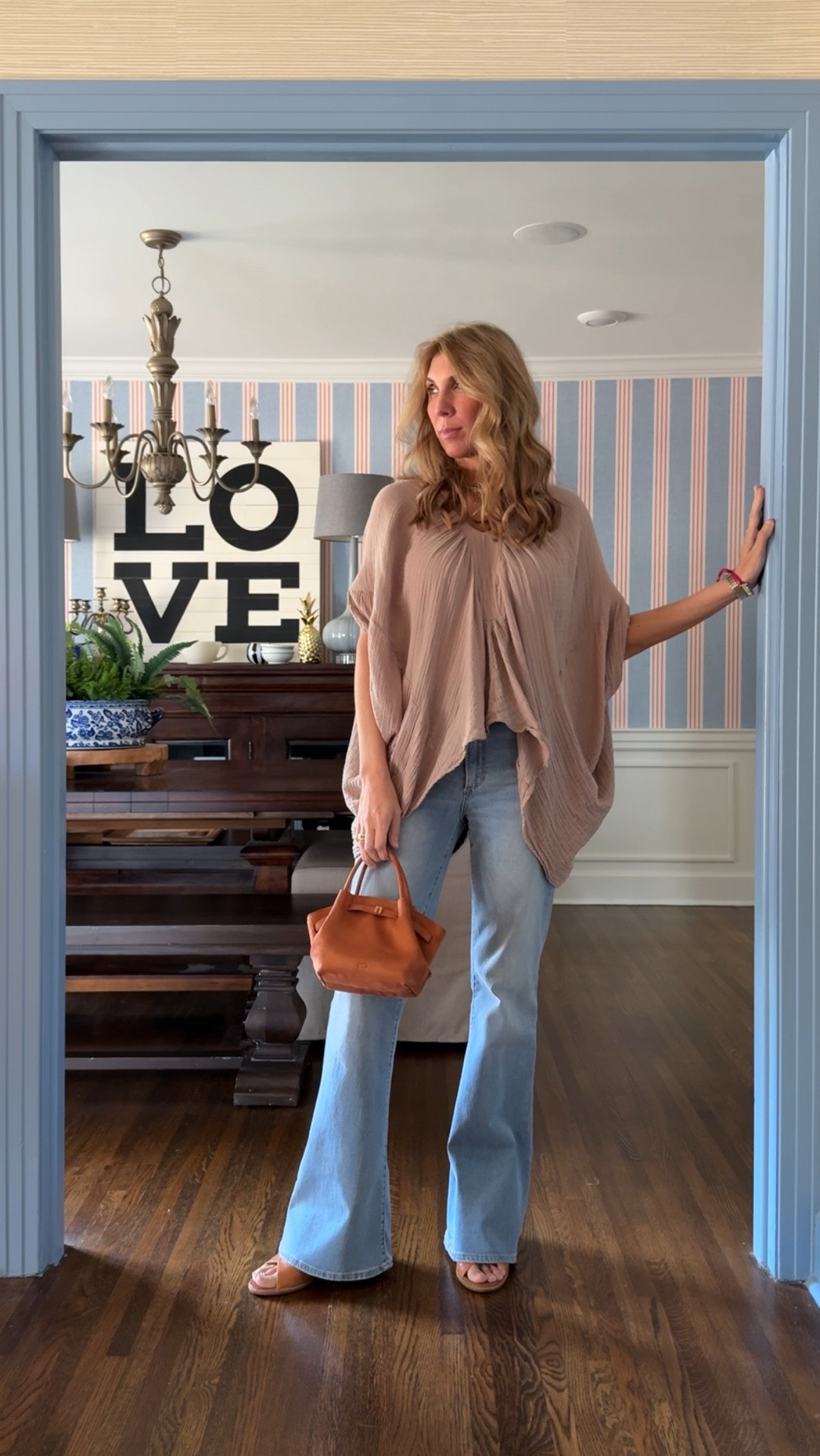 I kept it simple for SINGO Tuesday last night. One of my favorite pairs of jeans and a top I’ve had forever. 

Jeans: Joe’s Jeans, linked
Top: picked this up in Cabo years ago, linked a cute wal-mart option
Bag: JW PEI, linked
Shoes: Sofft, pretty sure the ones I linked are the same but may not be exact

#LTKOver40