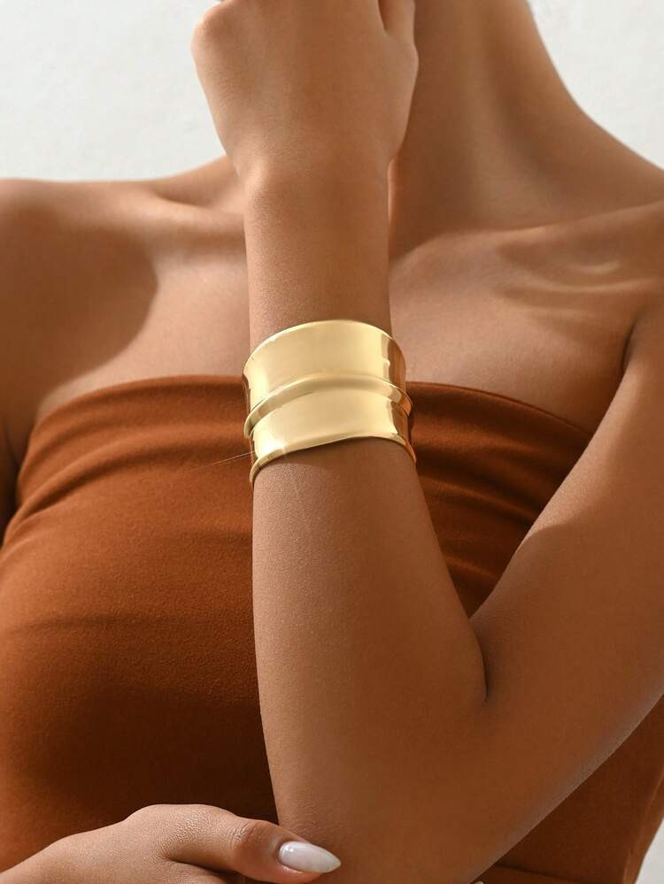1pc Fashionable Exaggerated Vintage Niche High-End Shiny Gold Color Bracelet, Suitable For Daily Wear For Women | SHEIN