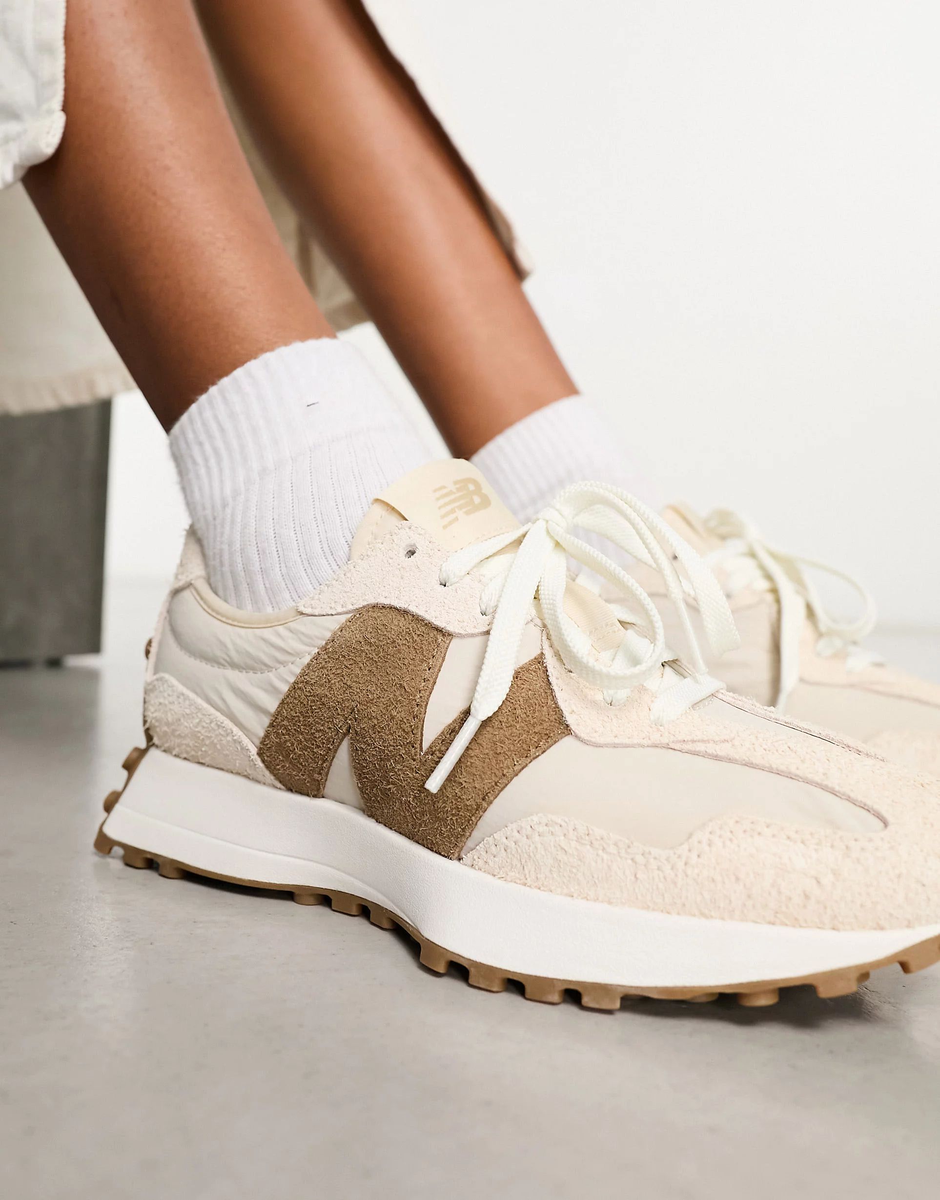 New Balance 327 trainers in beige - exclusive to ASOS | ASOS (Global)