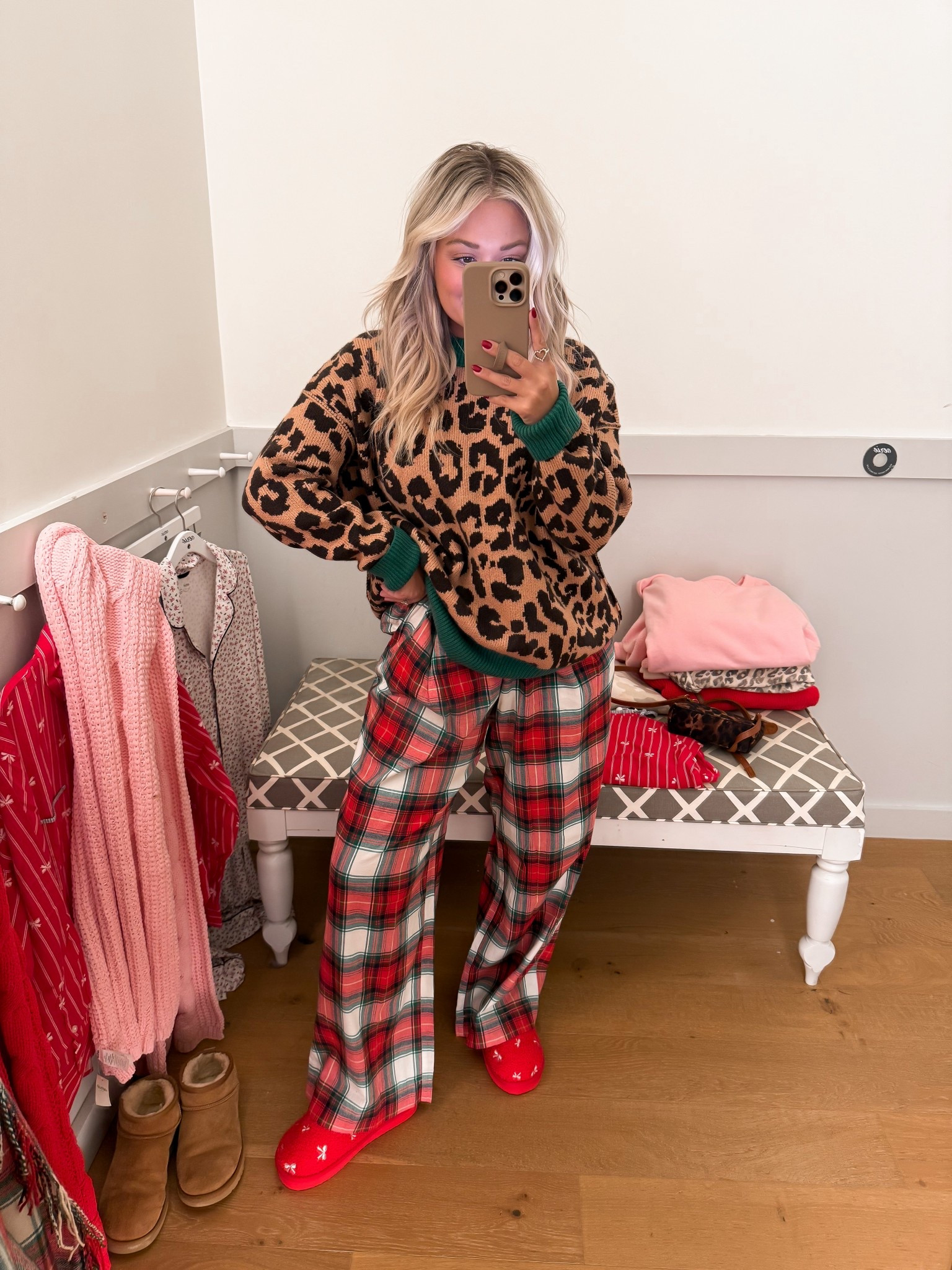 Aerie holiday lounge outfits 

#LTKGiftGuide #LTKCyberWeek #LTKHoliday