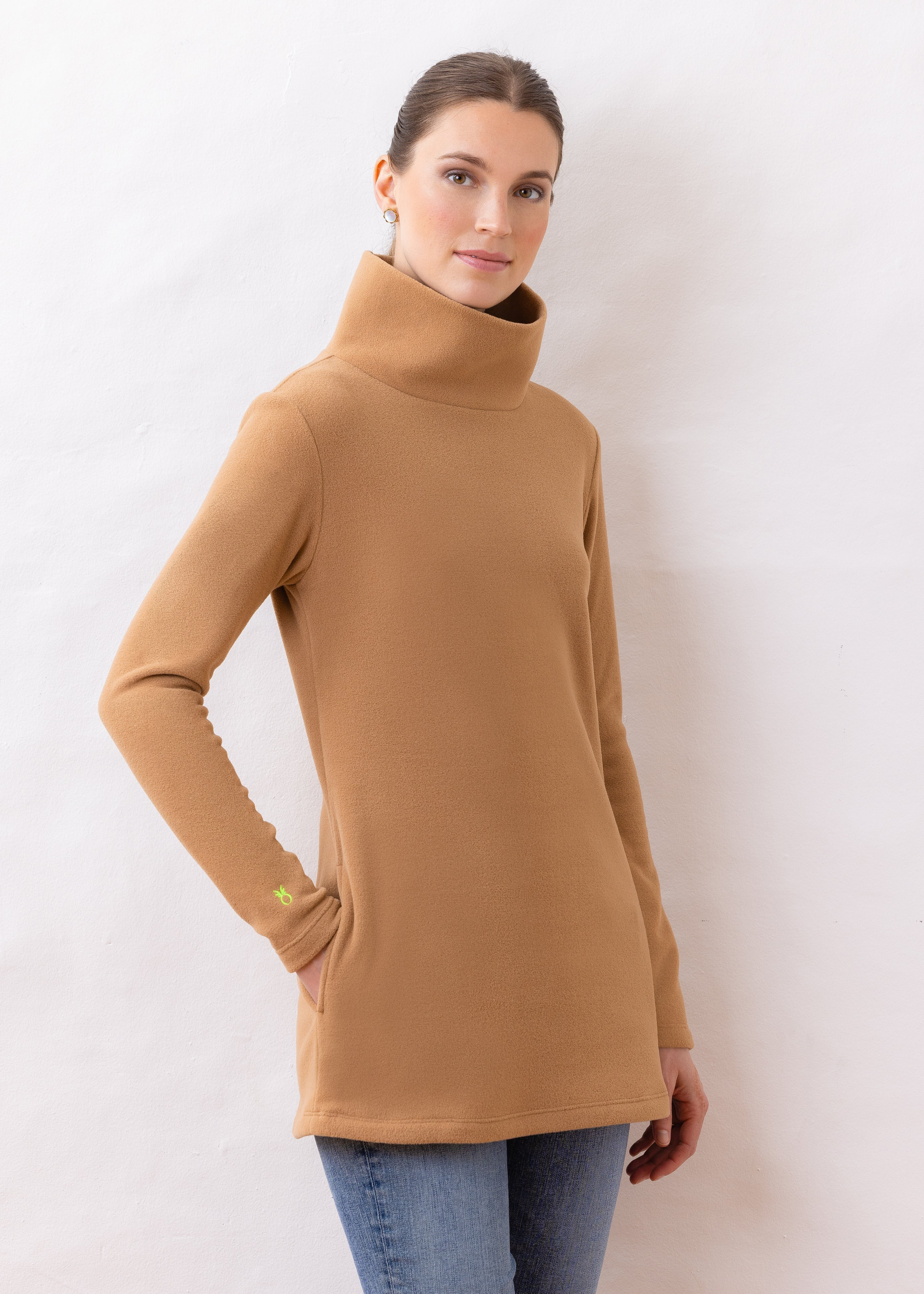 Cobble Hill Turtleneck (Camel) | Dudley Stephens