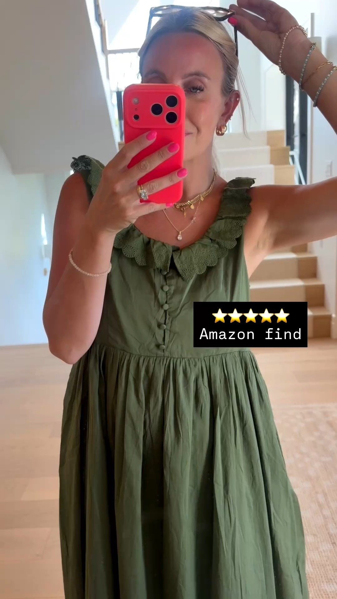 The details on this dress are 10/10!!