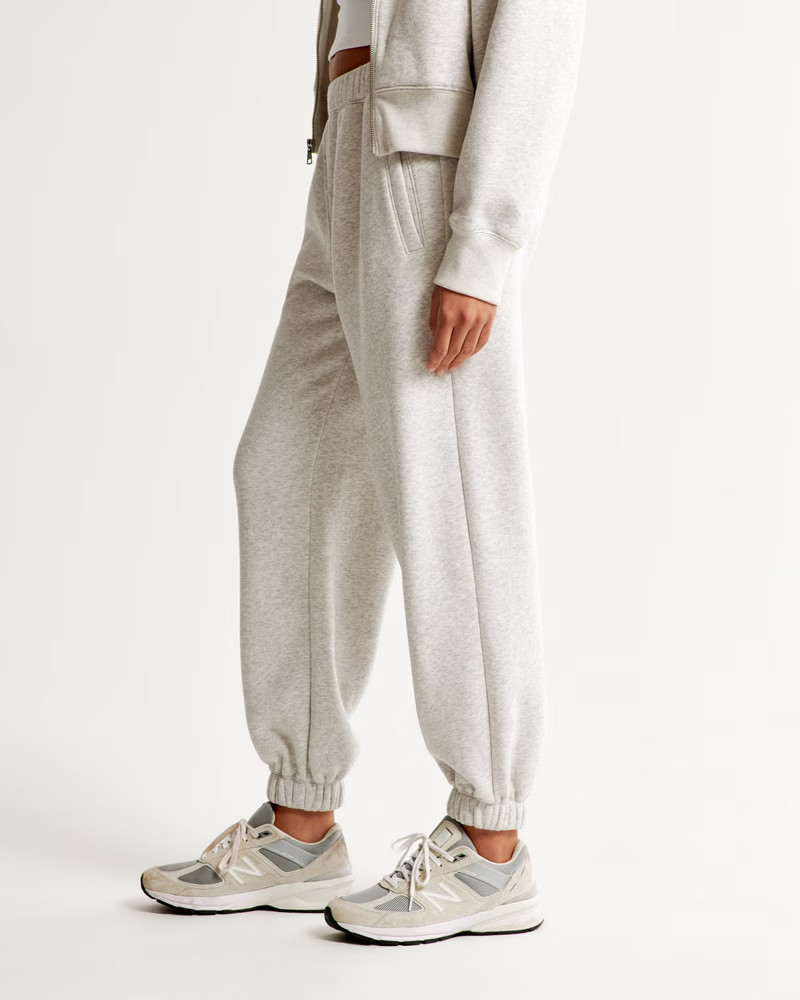 Essential Oversized Sunday Sweatpant | Abercrombie & Fitch (US)