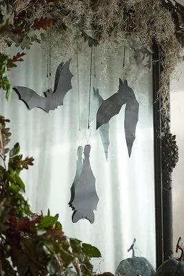 Hanging Iron Bat | Terrain