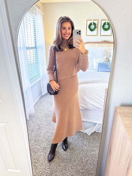 Fall ootd! Wearing an XS in top and bottom! Purse is old from Mango.

OOTD // matching set // matching sweater set // thanksgiving outfit // church outfit // church dress // 

#LTKstyletip #LTKSeasonal