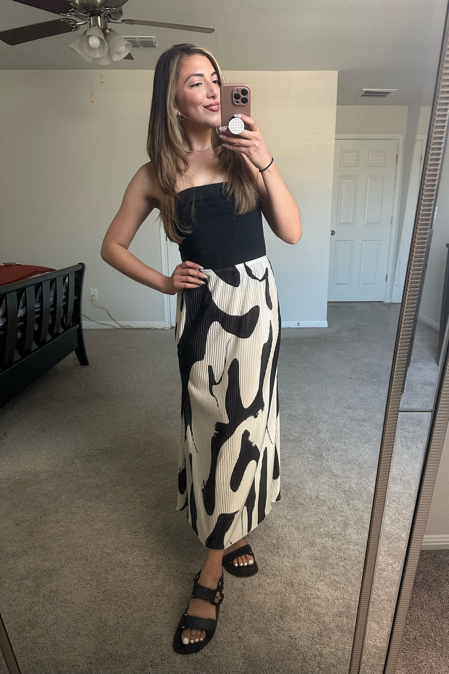 I’m in my Sofia Richie Era and I love loveee this skirt!! It’s only $11😍 small fits tts for me ❤️ #basics #maxiskirt #blackandwhite

#LTKstyletip #LTKFind #LTKunder100