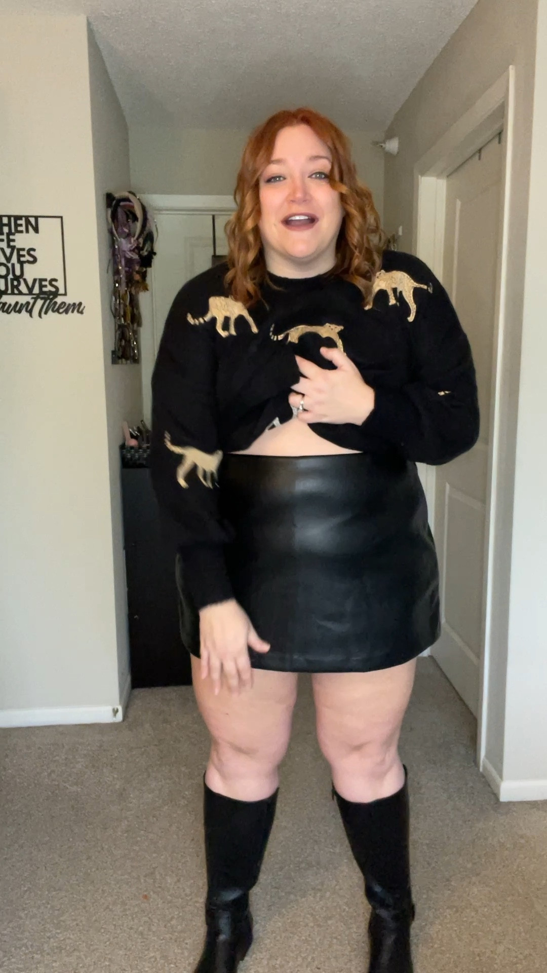 Wearing the XXL in this skort. Reminder the tip in shorts or skirts is to size up 1 for a looser fit that is more comfortable and looks better.

Sweater is from PebbyForevee on IG