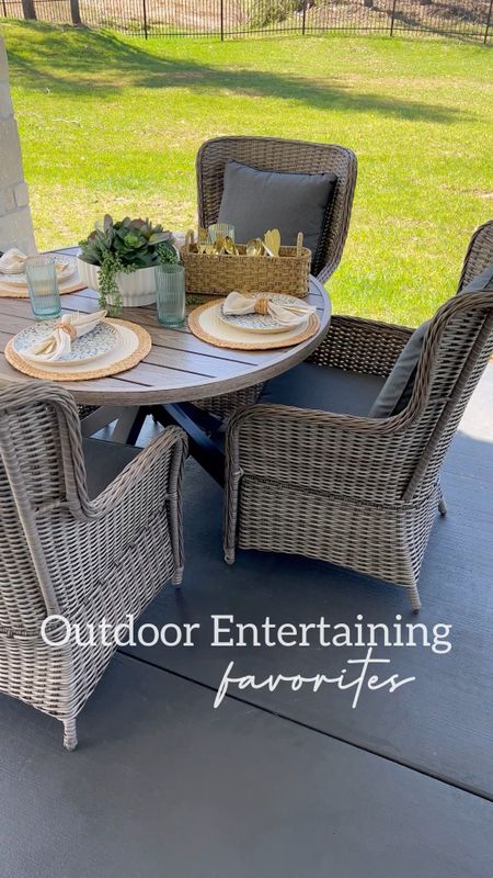 #walmartpartner Sharing some of my outdoor entertaining favorites from @walmart this morning! Found so many cute things and excited to show you some new patio furniture 🤗 #walmarthome #patio #patiodecor #patiodesign #patiodining #outdoordesign #outdoordecor #outdoorentertaining #outdoorliving #porchdecor #porchlife #porchdesign #patiomakeover
