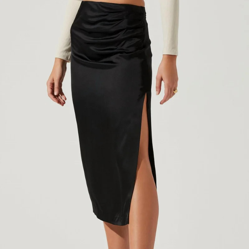 ASTR the Label Perry Ruched Side Slit Midi Skirt In Black - Black - S | Verishop