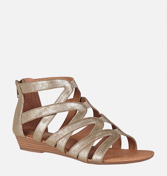 Plus size fashion clothing including tops, pants, dresses, coats, suits, boots and more| Avenue | Avenue