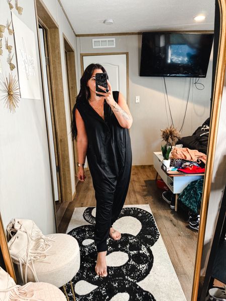 My favorite lookalike romper but this time in black! A must have for the summer! So comfy and definitely size down because it’s super oversized 

Free People
FP style
Look for less
Style for less
Romper 
Jumpsuit 

#LTKFindsUnder50 #LTKMidsize #LTKStyleTip