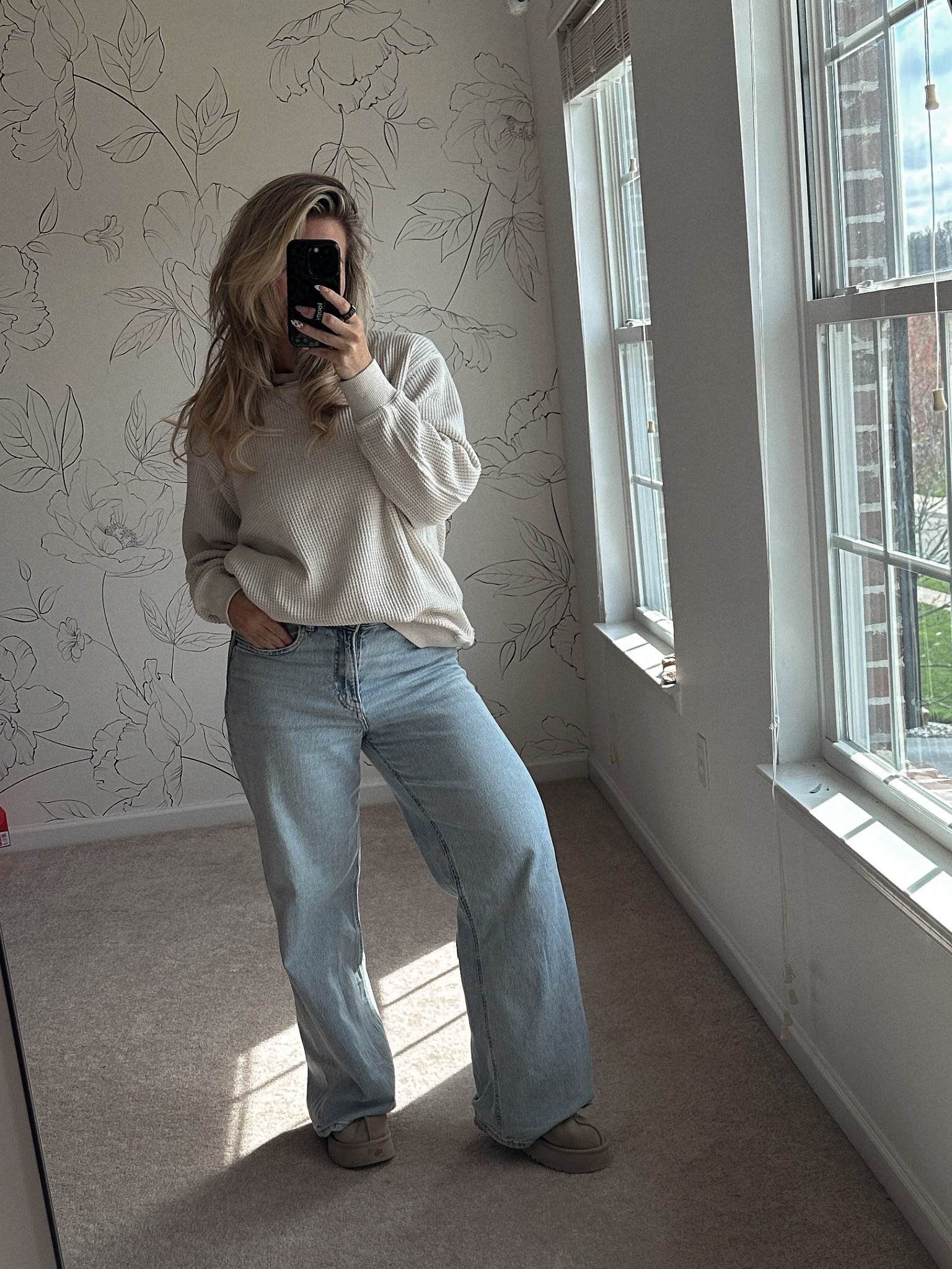 High rise wide leg denim, H&M, affordable fashion 

#LTKFindsUnder50 #LTKFindsUnder100 #LTKStyleTip