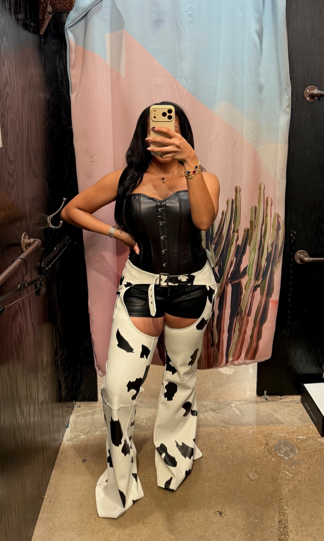 Never wore cow print before, but it’s growing on me! More Rodeo Style Inspo🐎🐄

#LTKTravel #LTKSaleAlert #LTKootd
